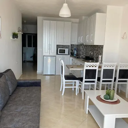 Sun & Sea Apartament *